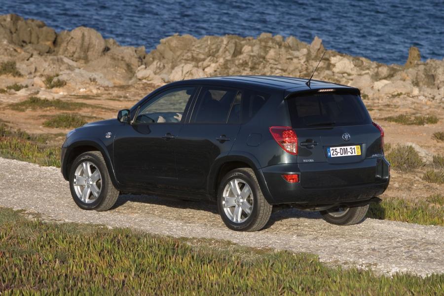  Toyota RAV4 2005 года  (фото 108 из 172)